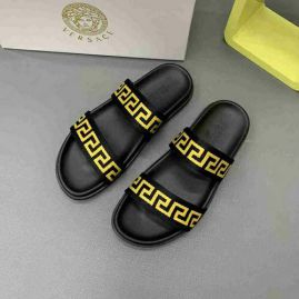 Picture of Versace Slippers _SKU7601024794171950
